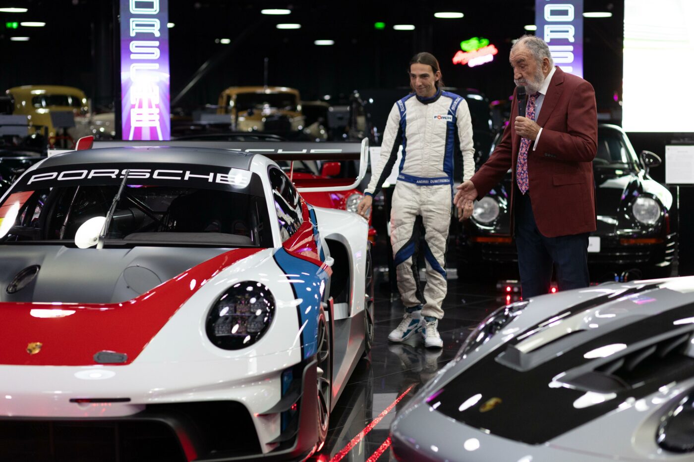 Ion Țiriac și-a prezentat cele două mașini Porsche, care costă împreună 1,5 milioane de euro! „Nu vreau să fiu arogant, dar o să îmi măresc colecția atât cât pot”. FOTO&VIDEO