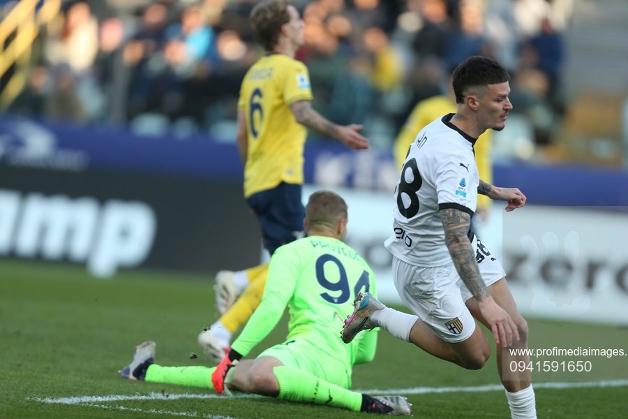 Jocul din 3 cuvinte prin care Parma l-a descris pe Dennis Man după ce a marcat cu Lazio