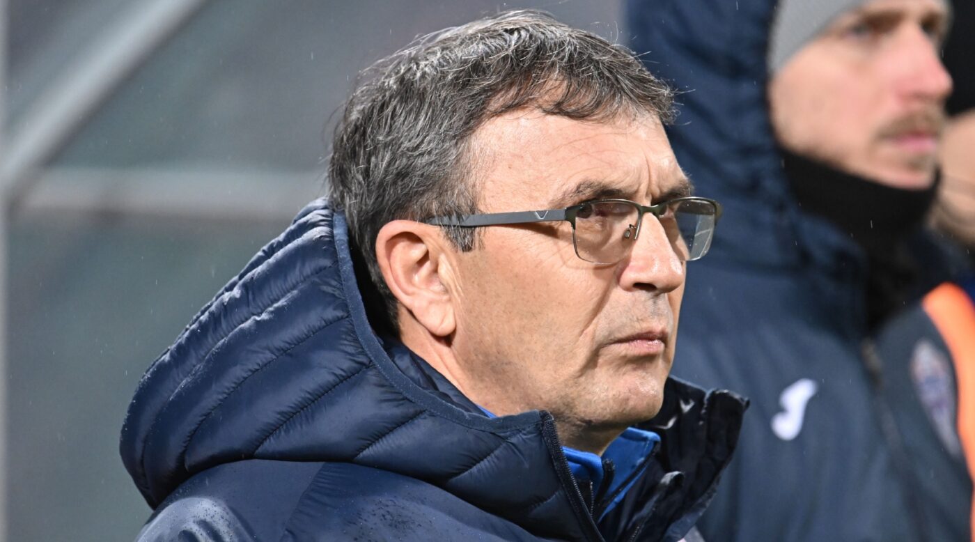 La ce meci s-a uitat Eugen Neagoe? Discurs incredibil după ce Gloria Buzău a pierdut cu Dinamo, deși a avut superioritate numerică: „I-am subordonat!”