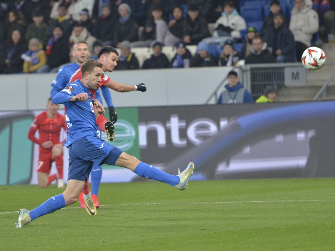 Nemții de la BILD au reacționat imediat după ce au văzut ratarea monumentală a lui Adrian Şut, din Hoffenheim – FCSB