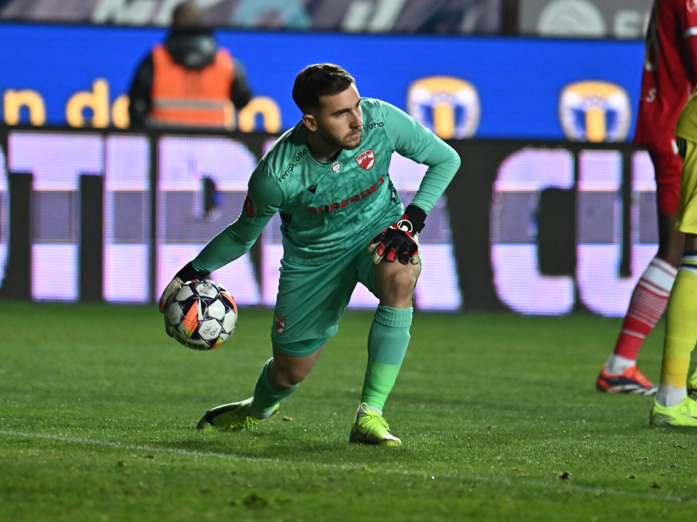 Derby-ul Universitatea Craiova – Dinamo 1-1: Orgoliile și Metamorfoza Oltenilor 1 PETROLUL PLOIESTI DINAMO BUCURESTI SUPERLIGA SUPERBET 24.11.2024 2