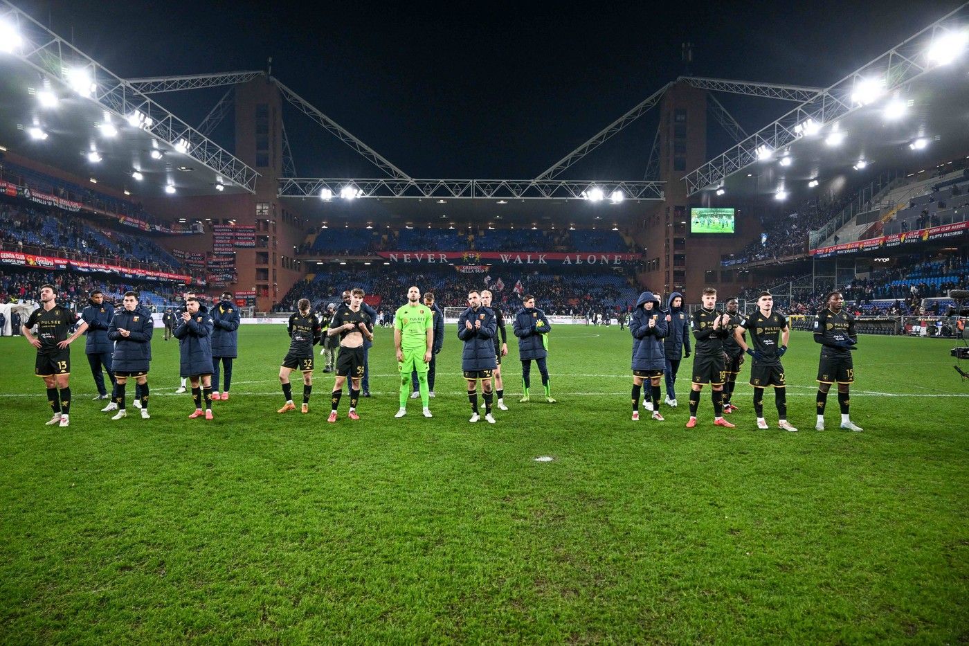 Răzvan Raț, milionarul ales de Dan Șucu să se ocupe de partea sportivă la Genoa, a anunțat cele 3 transferuri care pot aduce sume uriașe în conturile „grifonilor”