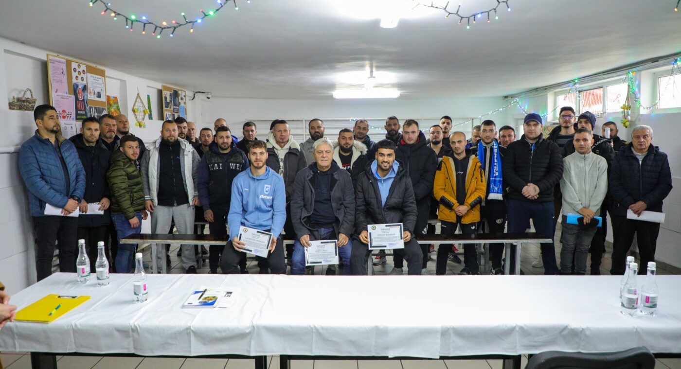 Reprezentanţii Universităţii Craiova, în vizită, înainte de Sărbători, la  Penitenciarul „Pelendava”. Mesajul transmis deţinuţilor de Sorin Cârţu. FOTO