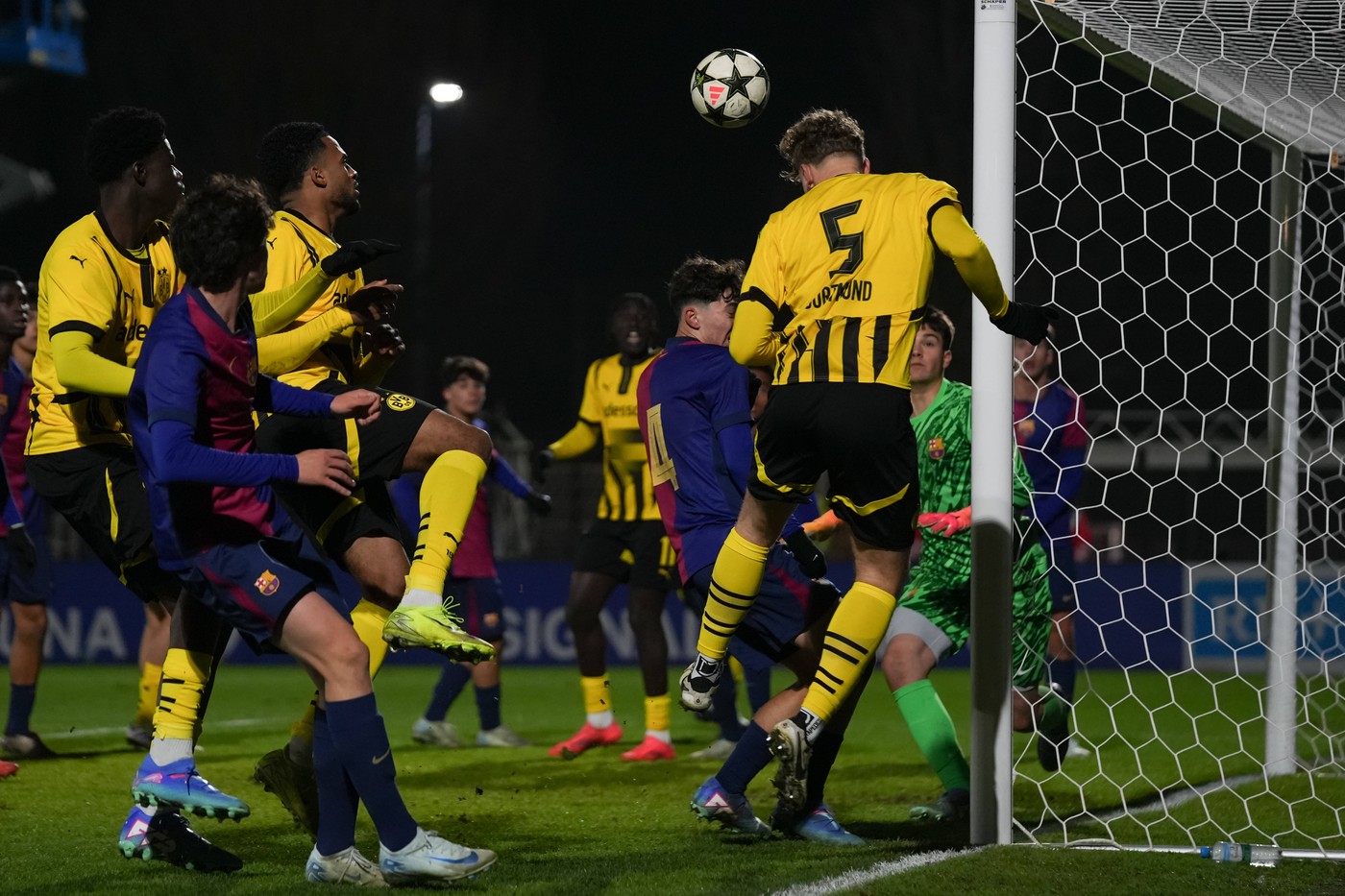 Românul care joacă pentru Moldova a marcat din nou pentru FC Barcelona în Liga Campionilor destinată juniorilor
