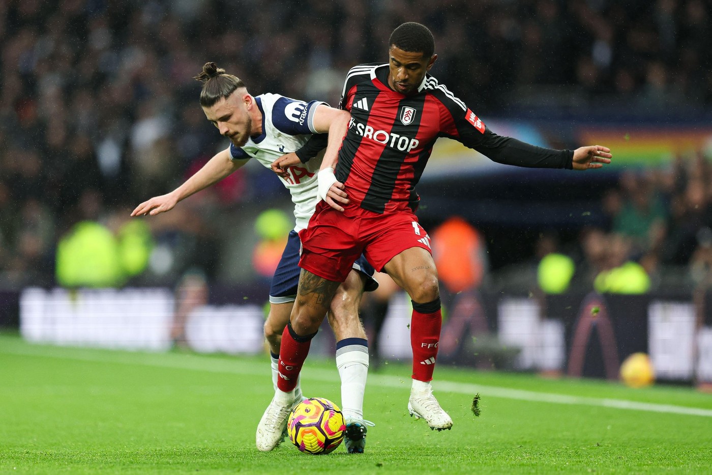 Șefii cei mari de la Tottenham au luat decizia în privința transferului lui Radu Drăgușin. Juventus Torino și Napoli au făcut oferte, iar englezii au trimis acum răspunsul final