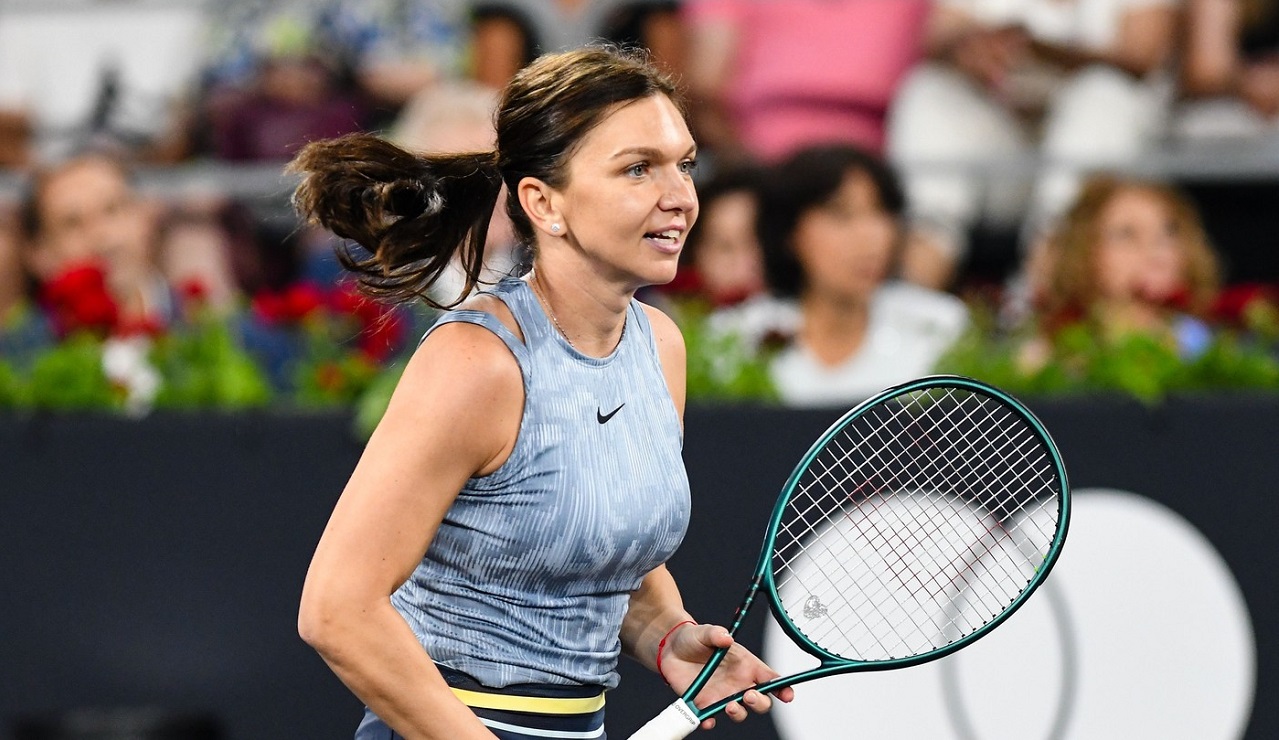 Simona Halep a acceptat oferta și revine pe teren într-un turneu de top. Surpriza e uriașă: printre adversare se află și Iga Swiatek