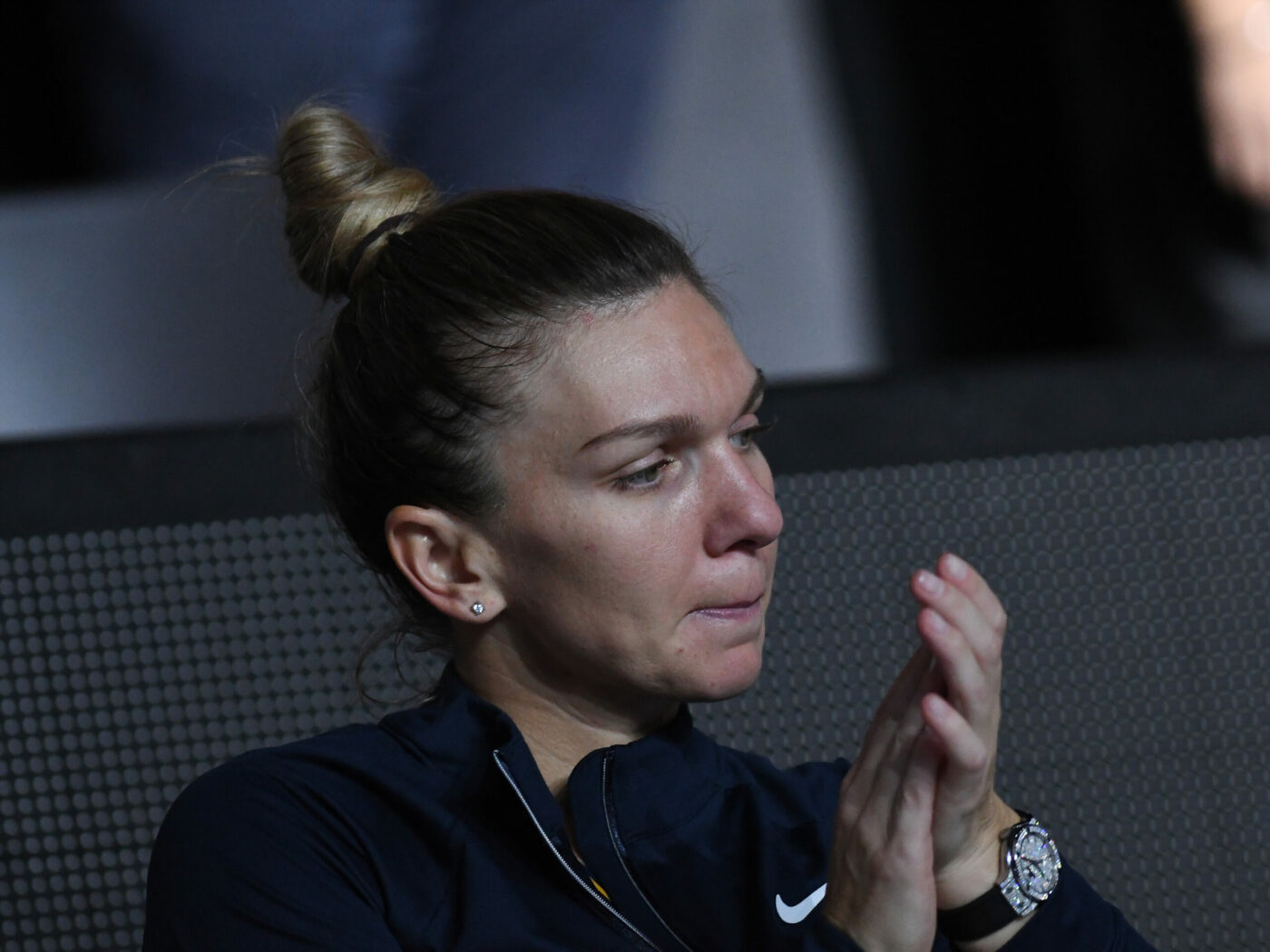 Simona Halep trage din greu, sub soarle Dubaiului, în plin scandal cu jucătoarele din WTA. Românca, stoarsă de puteri în încercarea de a reveni în top
