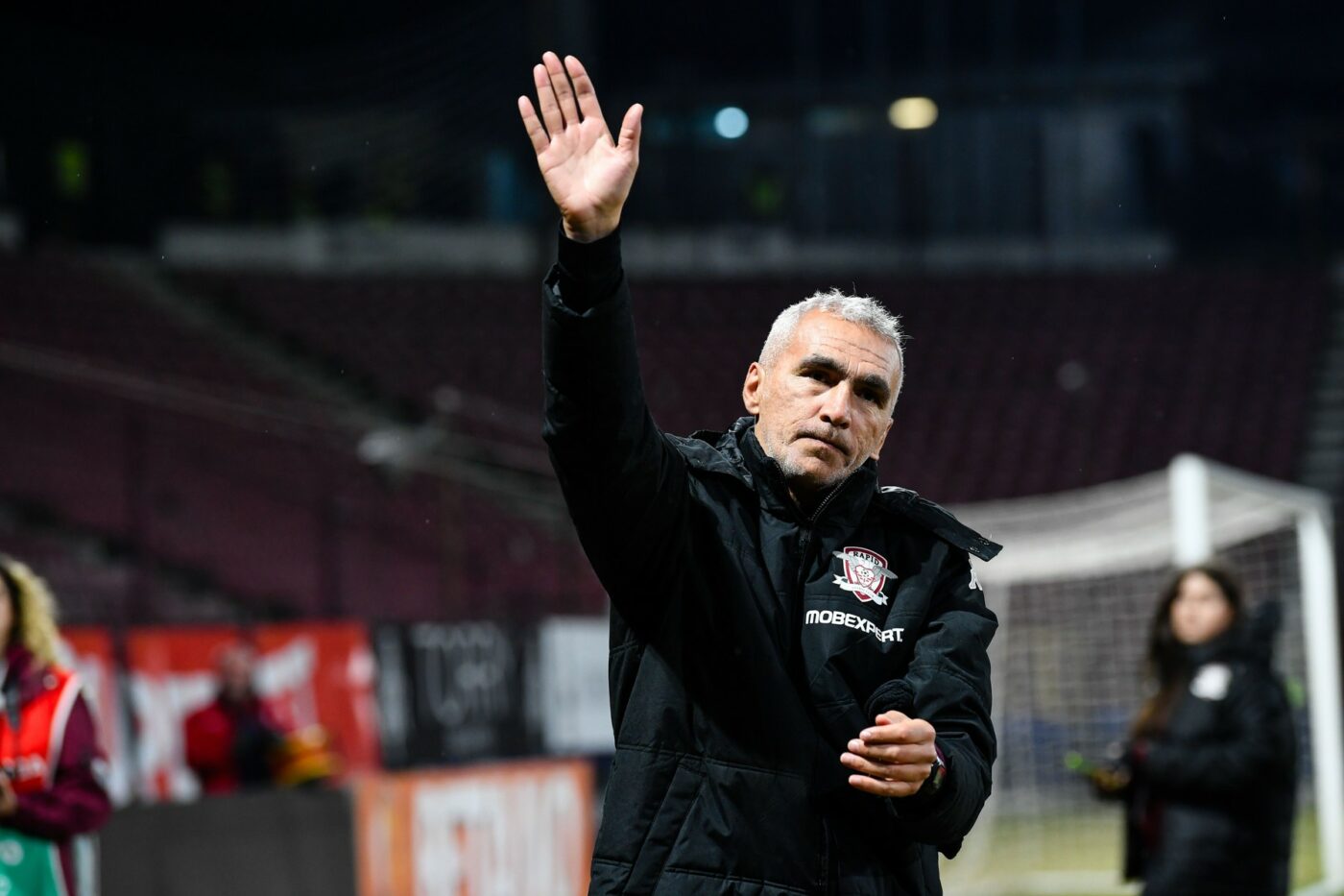 „Toți vecinii de bloc şi tata au vrut să semnez cu Steaua”. Fotbalistul a acceptat oferta Rapidului, asistat de impresarul Victor Becali