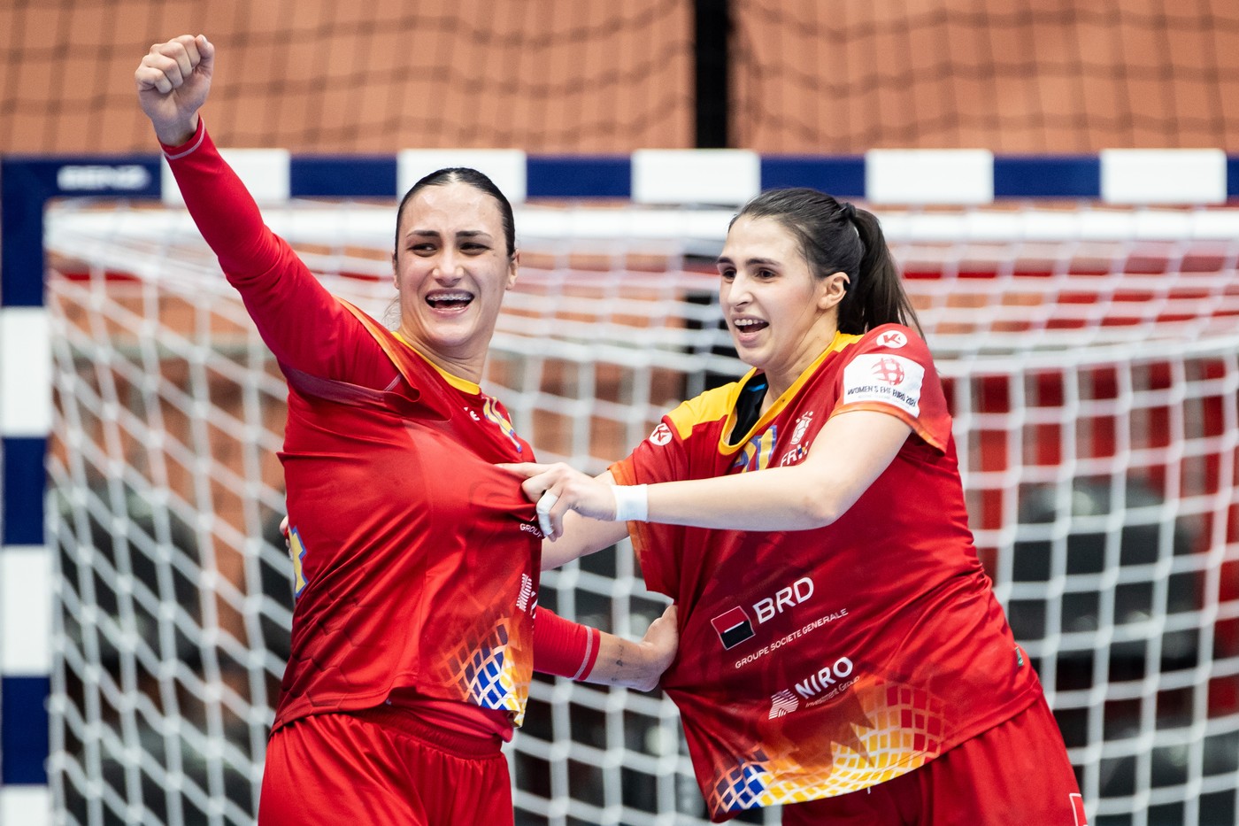 „Așa se face”. EHF a intrat peste românce în vestiar, după victoria cu Suedia, și a publicat imaginile filmate incognito