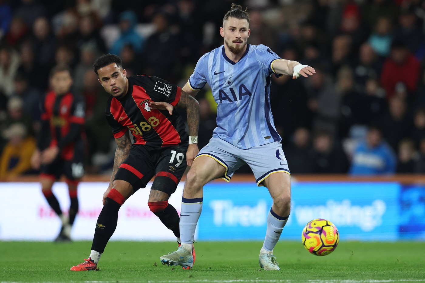 „La fiecare greșeală a lui Radu Drăgușin, Tottenham ia gol”. Ce notă umilitoare a primit românul, după numai 45 de minute, în meciul cu Bournemouth
