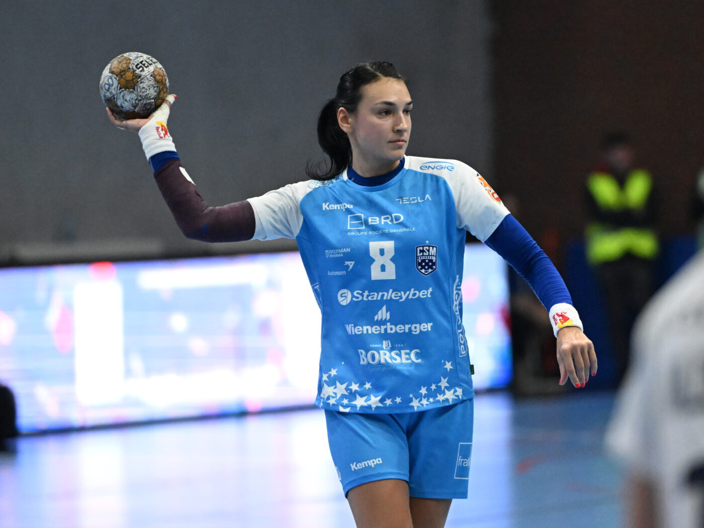 Cristina Neagu, opinie tranșantă în privința invaziei jucătoarelor străine în Liga Florilor. „Ar trebui să aibă mare valoare”. Nu vrea să mai audă de sport după retragere. „Voi lua o pauză. Vreau ceva mai puțin stresant”