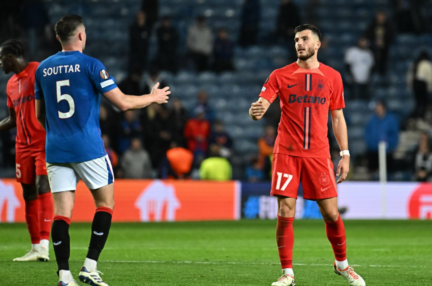 A fost aproape de golul carierei în FCSB – Manchester United 0-2, dar e sincer: „Ne-am învățat lecția”