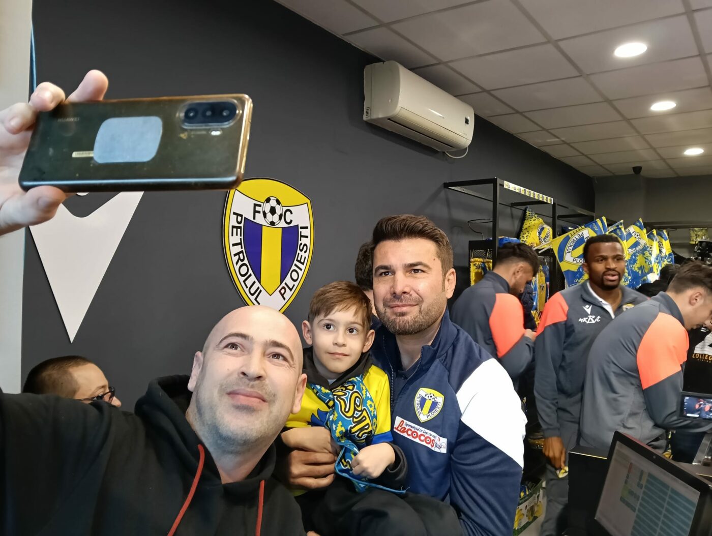 Adrian Mutu, baie de mulțime la Ploiești! Ce spune despre clasarea Petrolului în play-off și ce își dorește la primul meci ca antrenor pe „Ilie Oană”