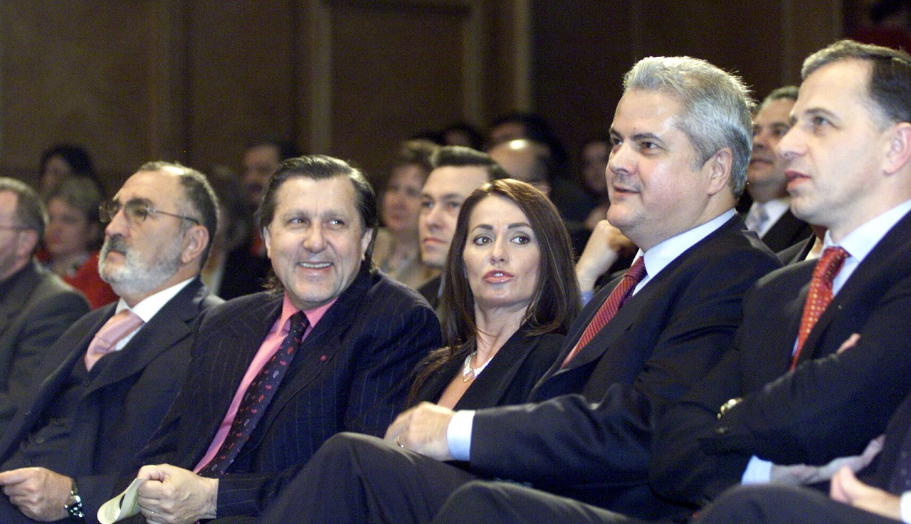 Adrian Năstase a publicat o fotografie nemaivăzută cu Nadia Comăneci, de acum 30 de ani. „Sper să nu se supere. S-au întâmplat atât de multe…”