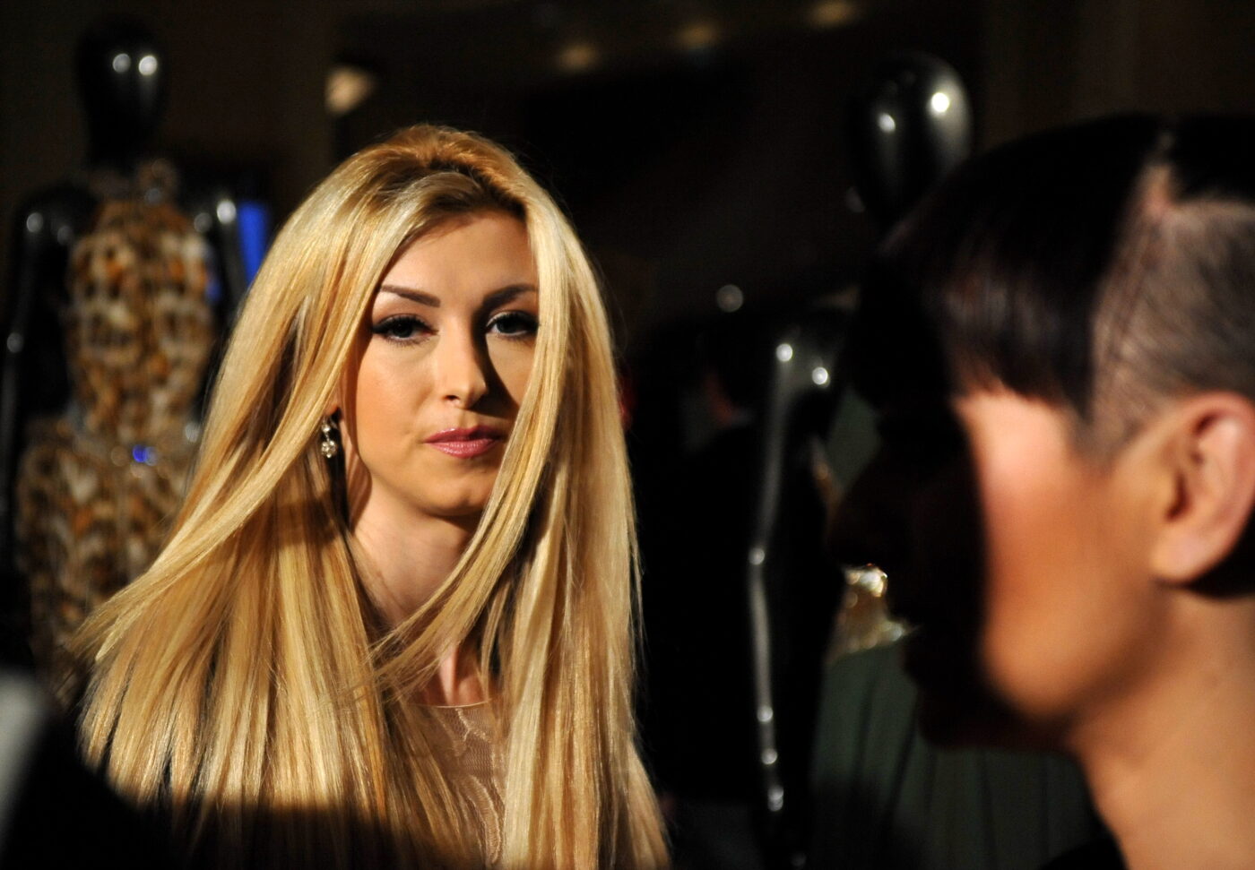 Andreea Bălan şi-a înfăşurat şarpele de gât. Imaginile care le-au tăiat respirația fanilor iubitei lui Victor Cornea