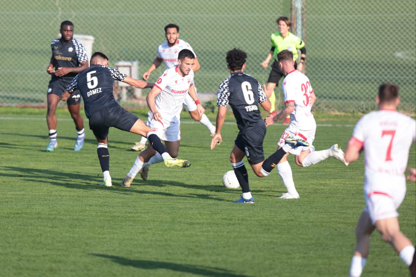 Apariție surprinzătoare la amicalul lui Dinamo! Un antrenor de Liga Campionilor a pus ochii și pe vedetele lui Zeljko Kopic. Unde a stat în tribună pentru a trece neobservat. FOTO EXCLUSIV