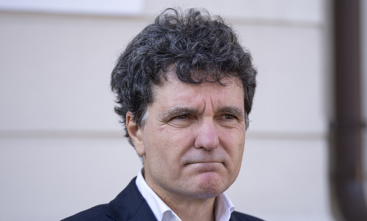 Atac fără precedent împotriva lui Nicușor Dan din partea fostului șef de la Dinamo București. „Nesimțitule, lasă prostiile! Pune becurile că murim”