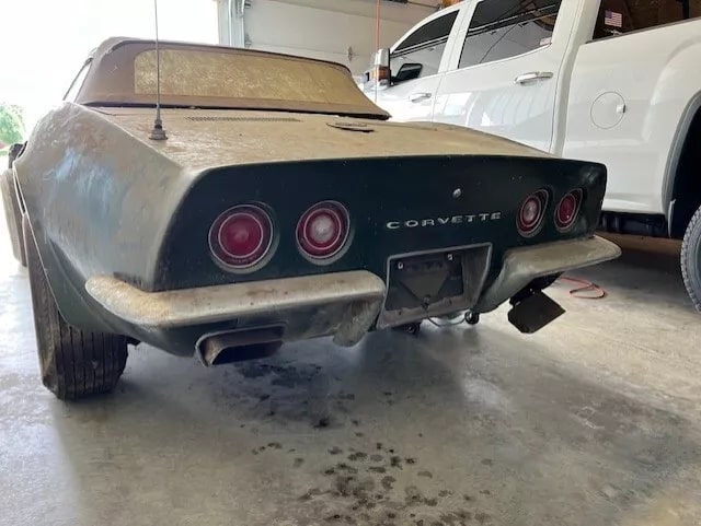 Au găsit un Chevrolet Corvette după 50 de ani şi au descoperit asta