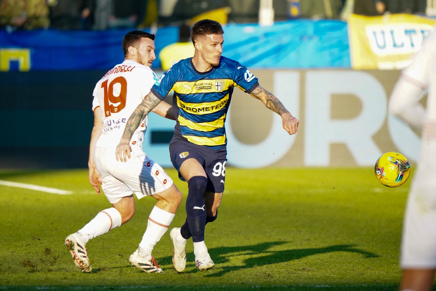 Cât dă Fiorentina pentru transferul lui Dennis Man. Parma a început să râdă când a aflat suma