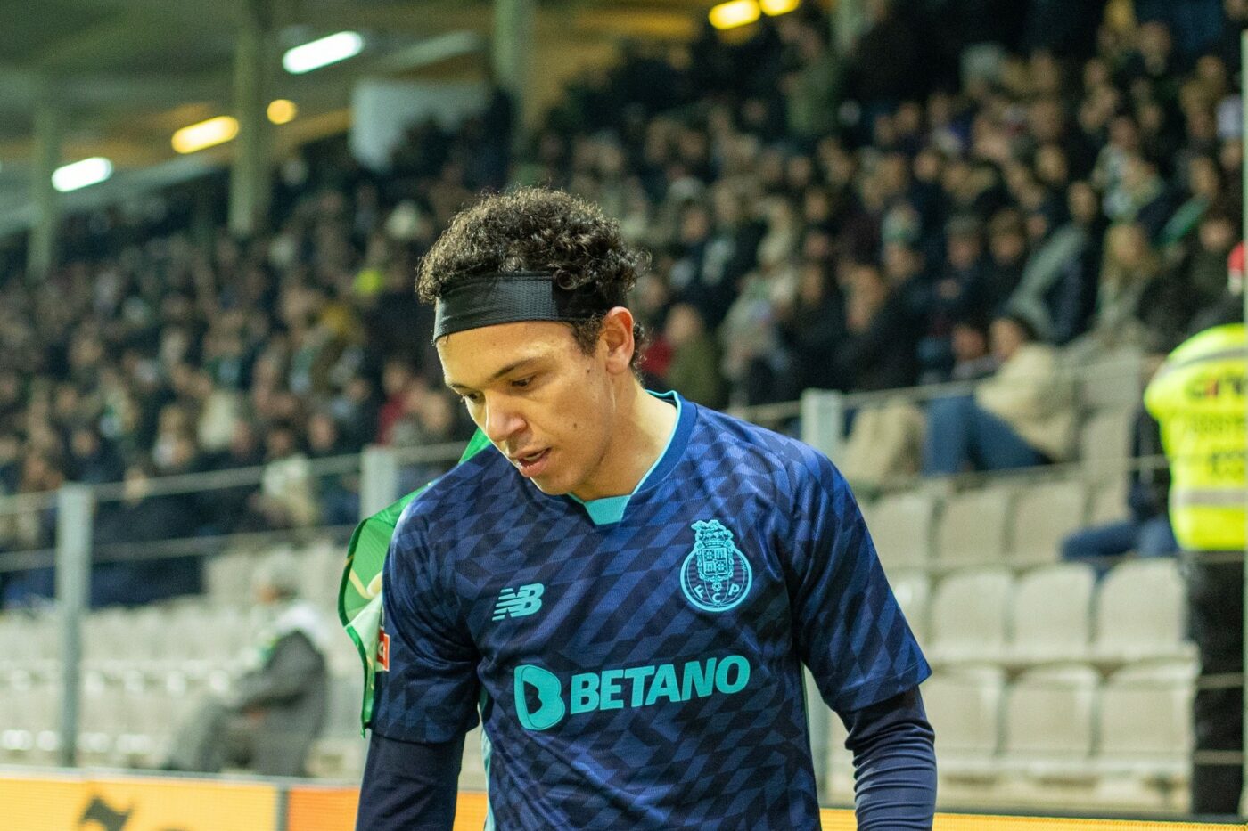 Caz incredibil. Mai ceva ca Alibec: fotbalistul a refuzat să facă deplasarea şi la ora meciului se juca CS2