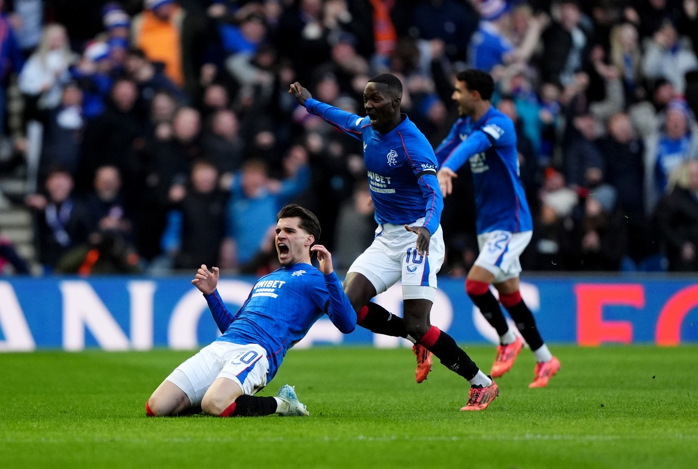 Ce notă a primit Ianis Hagi la pauza derby-ului Rangers – Celtic, după ce a marcat cu o execuție de clasă
