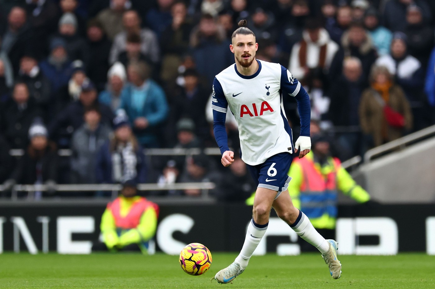 Ce notă a primit Radu Drăguşin, după ce a fost schimbat la pauză în Tottenham – Newcastle