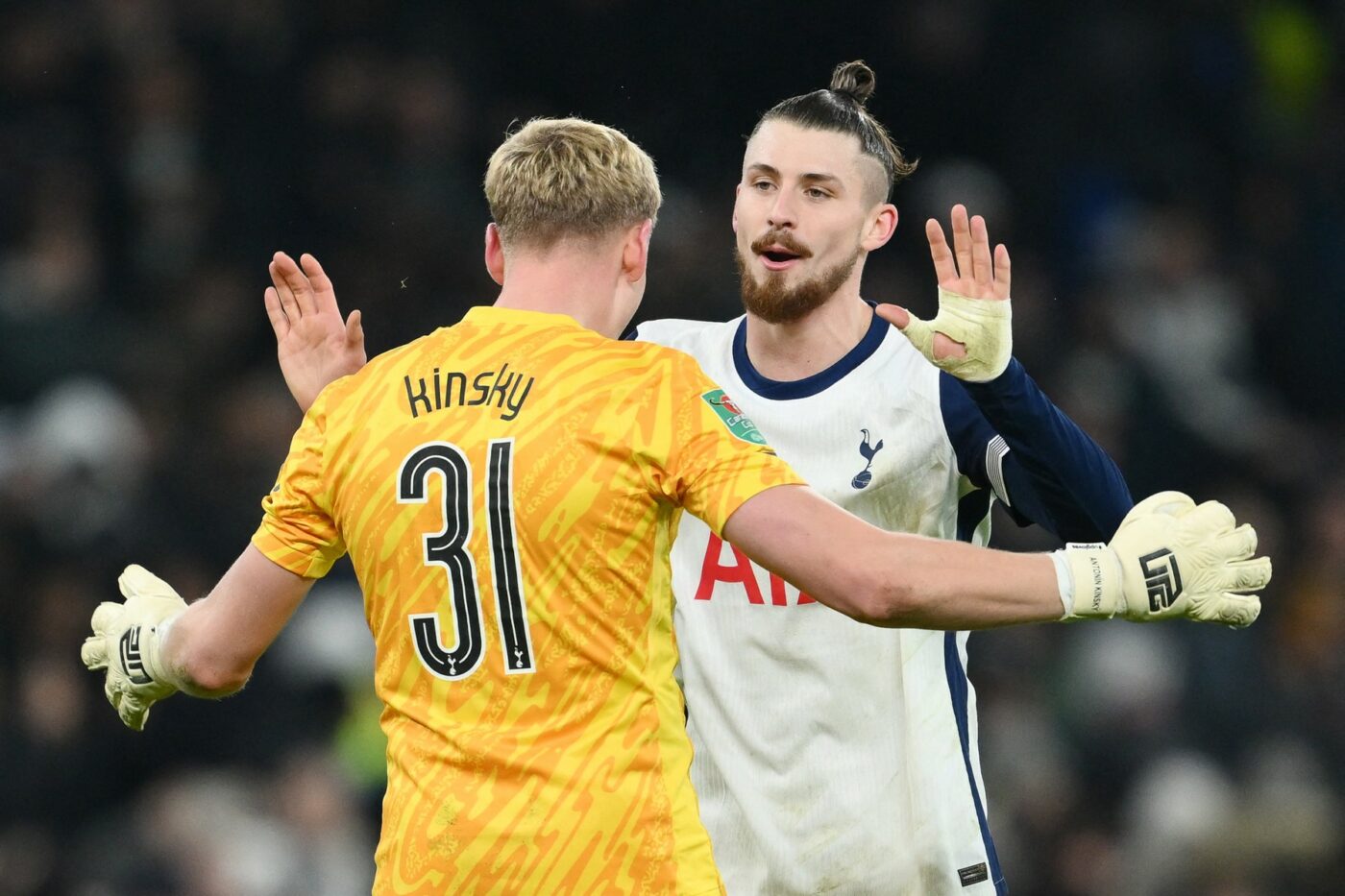 Chiar în ziua în care a făcut marele meci cu Liverpool, Radu Drăgușin a aflat de transferul care îl trece pe linie moartă la Tottenham