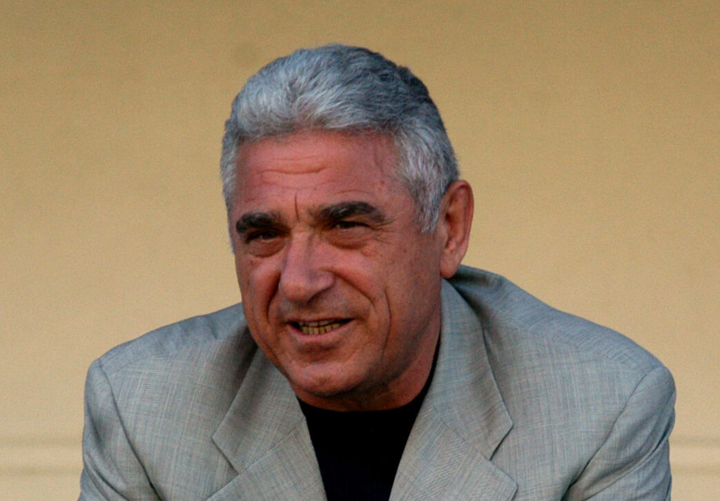 Cum îl chema pe Ioan Becali în paşaportul fals italian. „Eram născut la Foggia, cu reşedința la Milano”