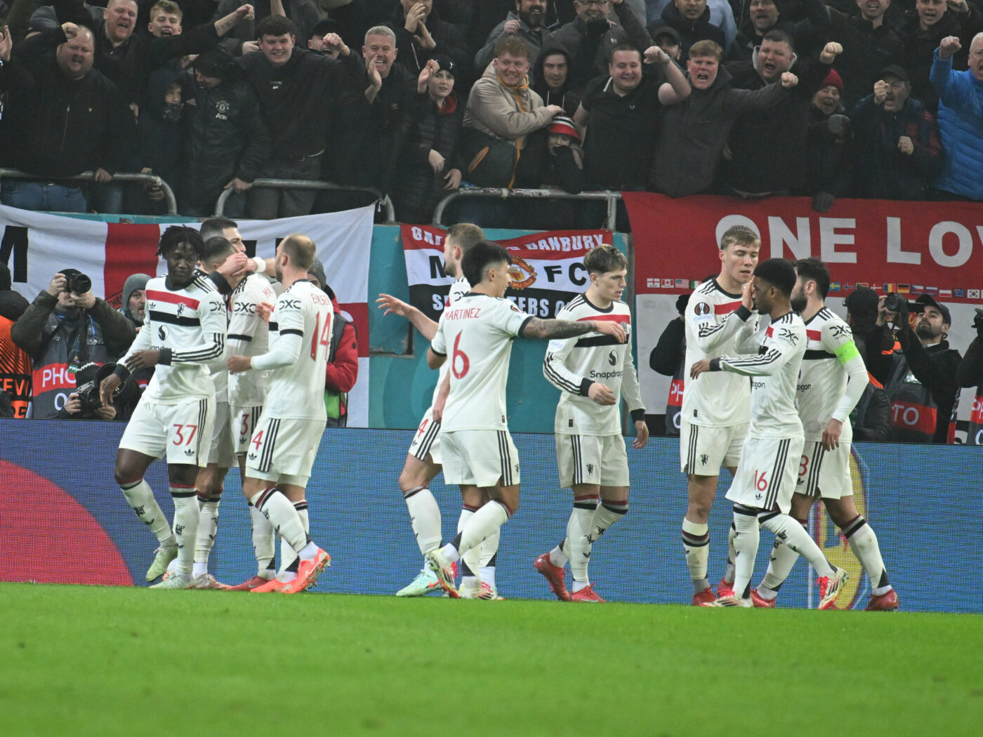 De ce Manchester United nu a plecat din București imediat după victoria cu FCSB: „Unii jucători vor fi supărați, dar e mai bine așa”