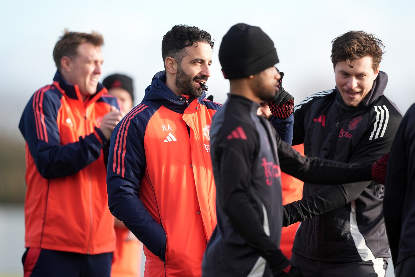 Decizia luată înainte de FCSB – Manchester United. A dus la echipă un antrenor pentru a scăpa de graşii din lot