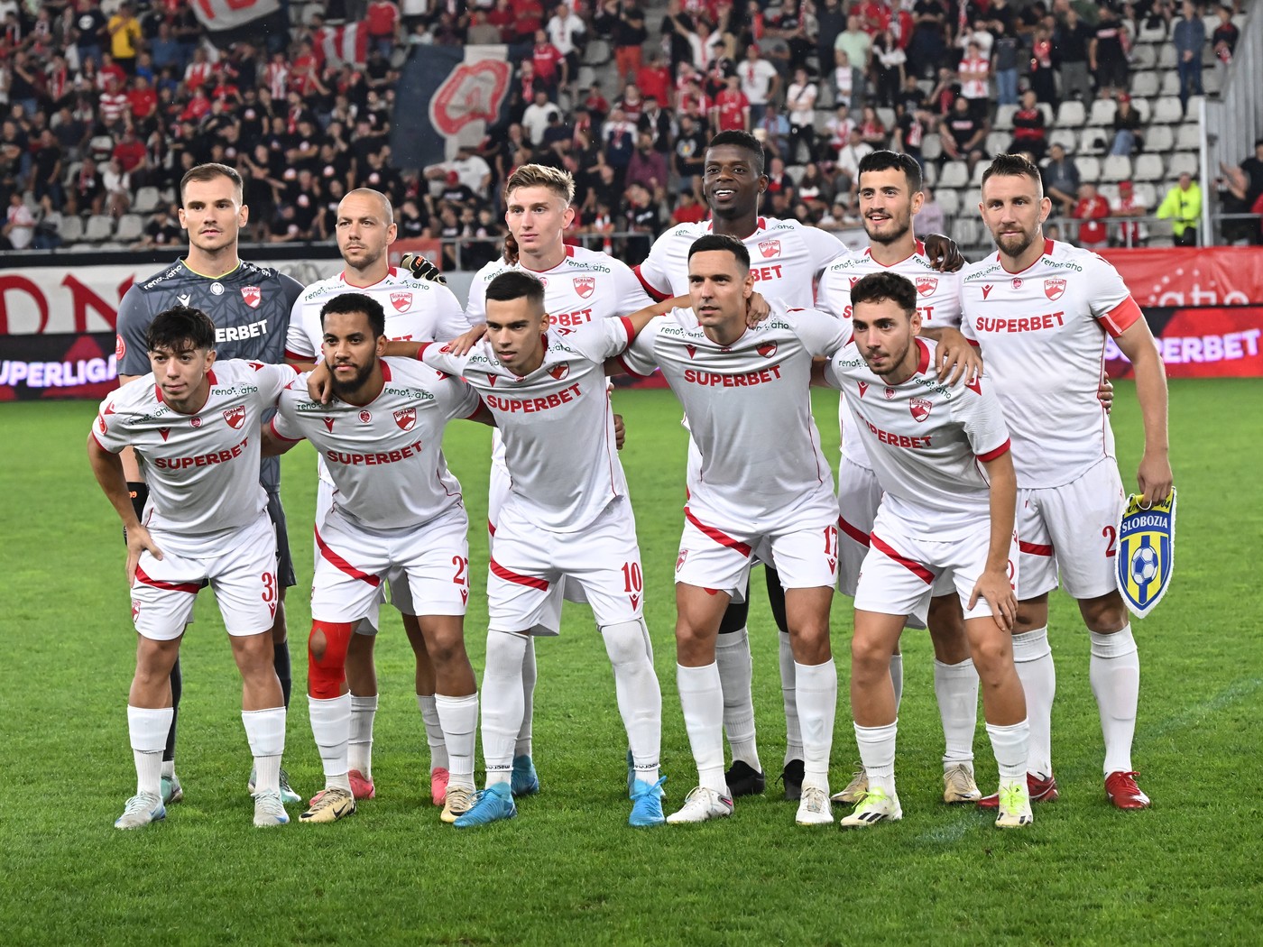 Dinamo București a anunțat două transferuri. „Le plătim clauzele”