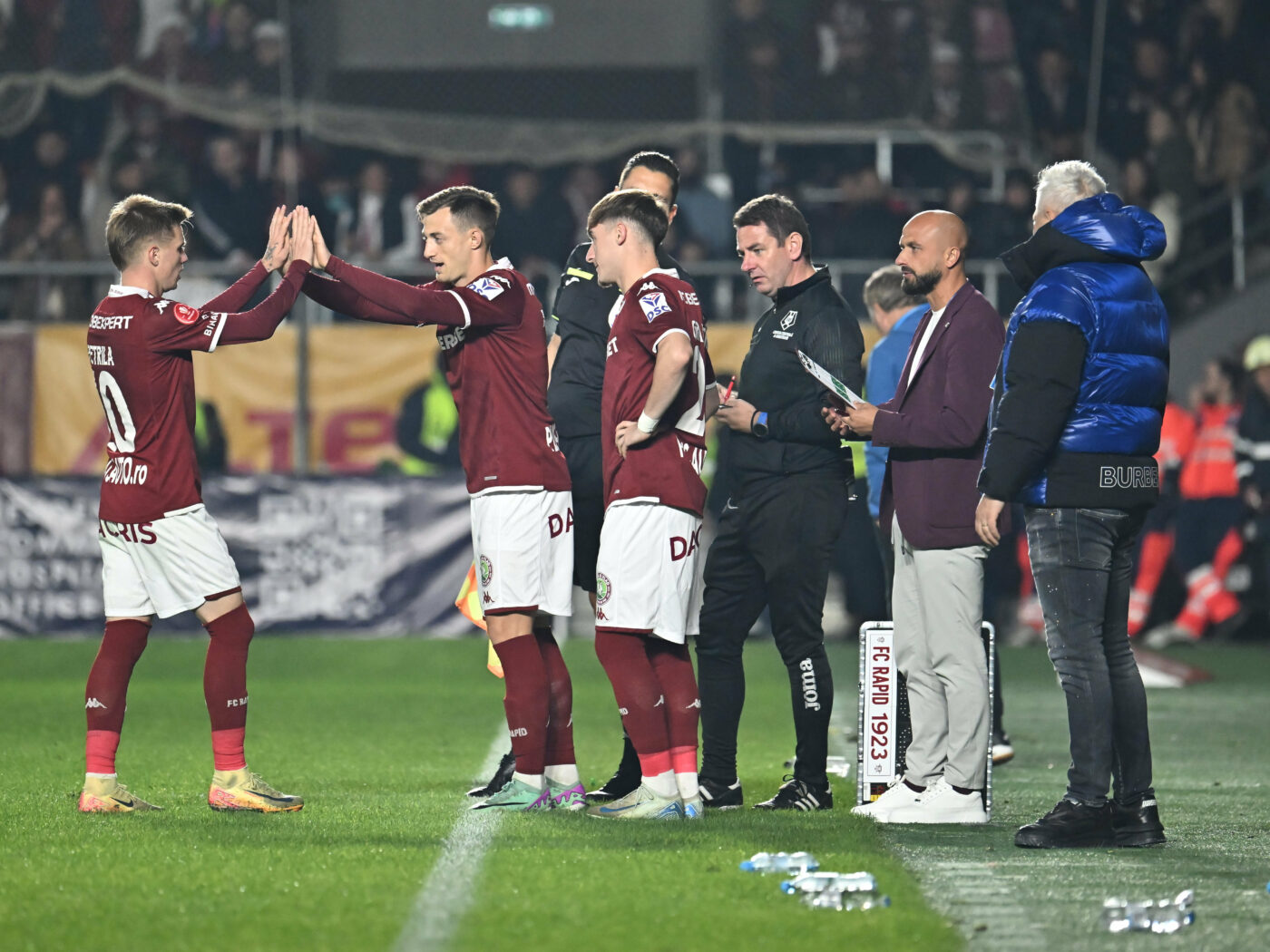 Dinamo vrea un jucător de la Rapid. Pe modelul lui Cătălin Cîrjan, „câinii” vor să reabiliteze un fotbalist care joacă foarte puțin în Giulești. EXCLUSIV