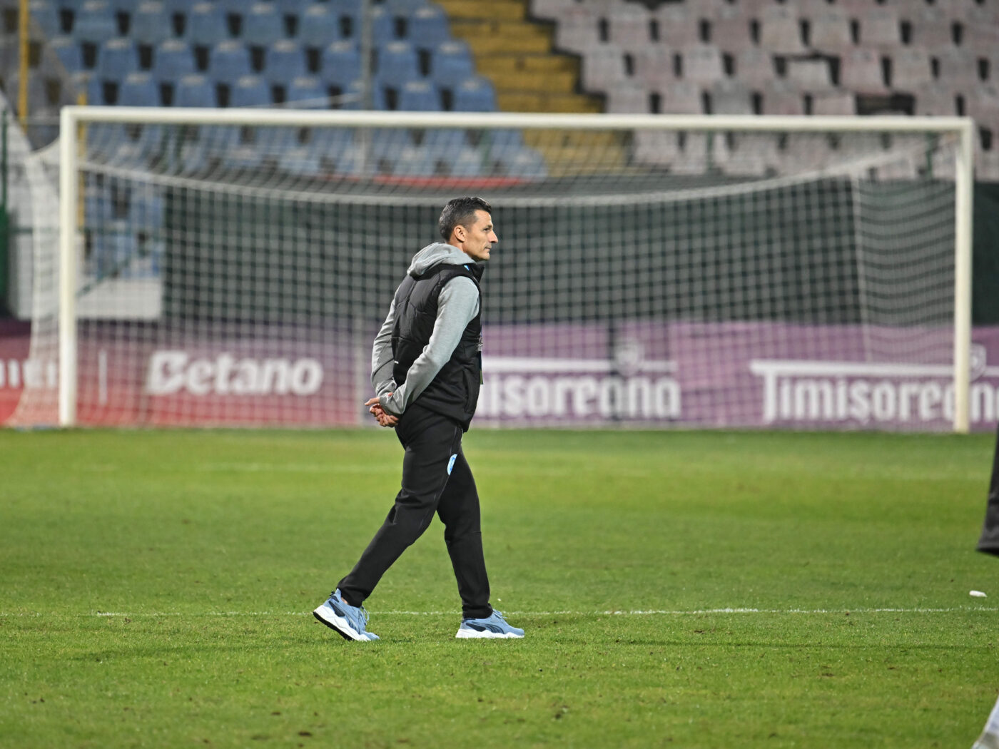 E oficial: Costel Gâlcă, OUT de la Universitatea Craiova! Cine mai părăseşte echipa alături de antrenorul principal