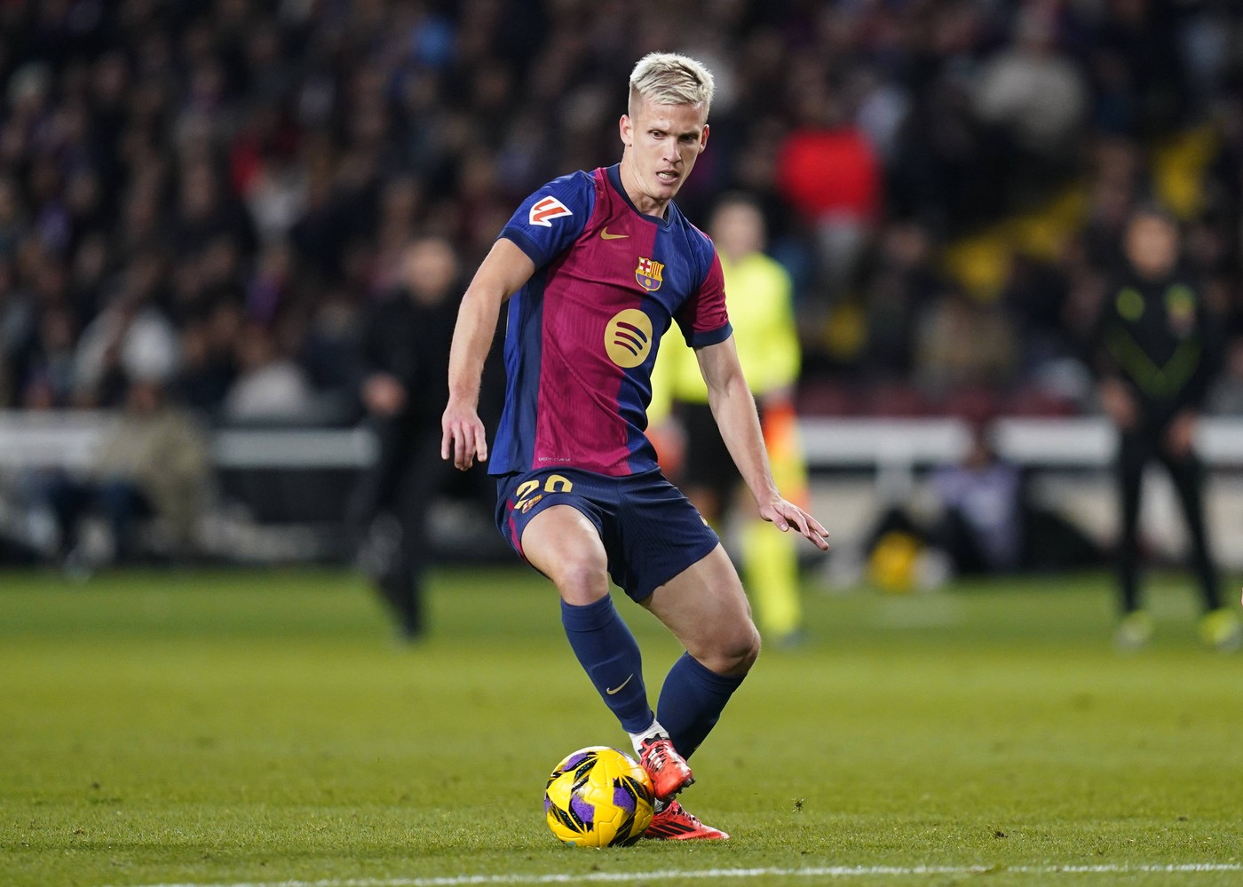 E oficial! FC Barcelona nu îi poate înregistra pe Dani Olmo şi pe Pau Victor şi pierde 263.000.000 de euro