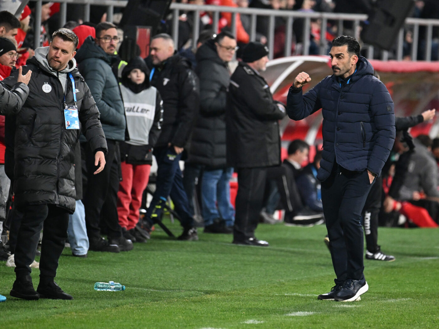 Elias Charalambous a recunoscut ce s-a întâmplat în vestiarul FCSB înaintea partidei cu Manchester United