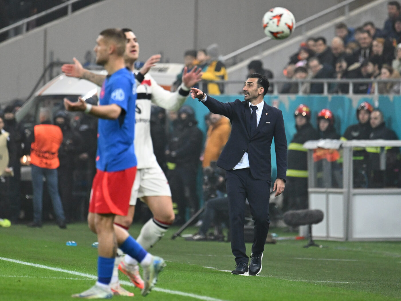 Elias Charalambous, discurs de o sinceritate totală, după FCSB – Manchester United 0-2. Nu a „fardat” nimic din ce a fost pe teren: „Atunci s-a schimbat totul”