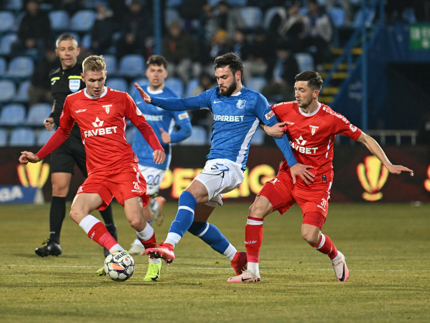 Farul Constanța – UTA Arad 1-1, în etapa cu numărul 22 din Superliga. Final spectaculos de meci, două eliminări și multe ocazii ratate de gazde