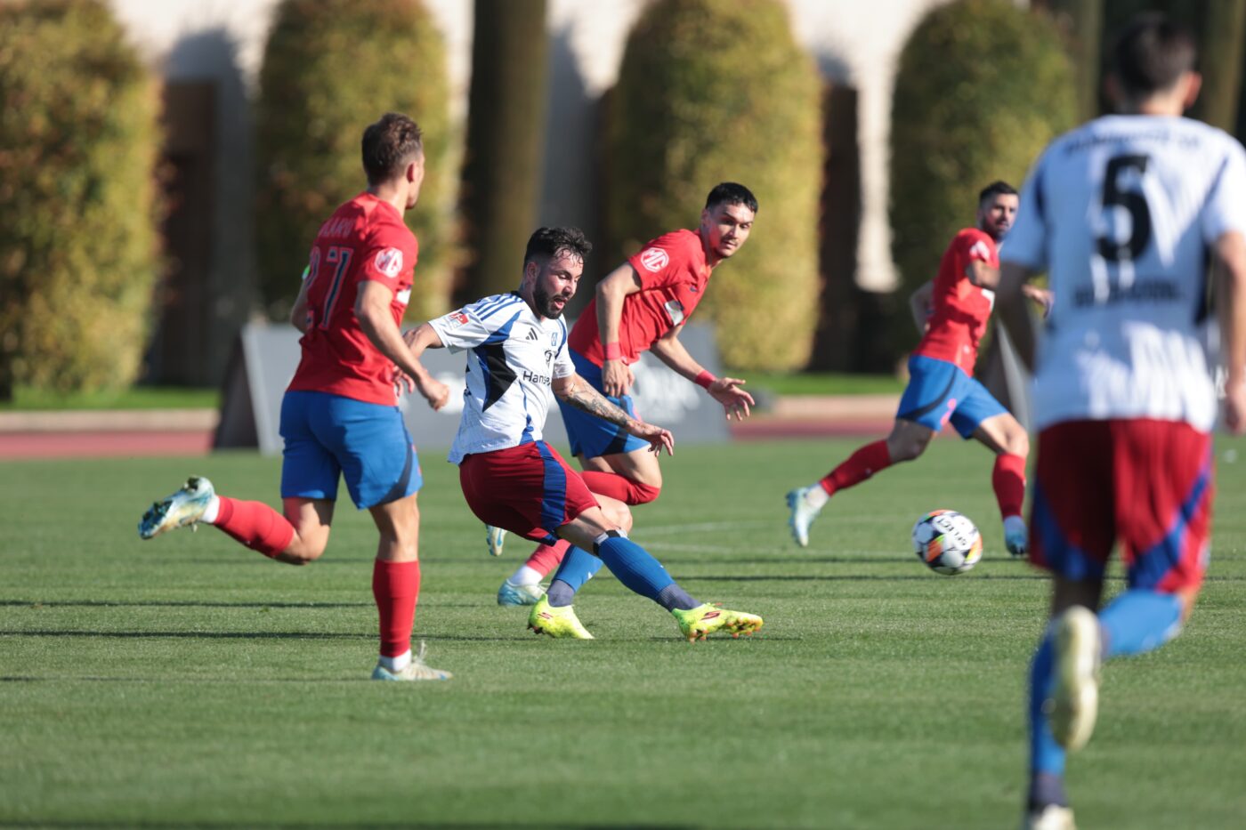 FCSB – Hamburg 2-1 Live Video Online, primul amical al campioanei în cantonamentul din Antalya. Tavi Popescu își aduce echipa în avantaj