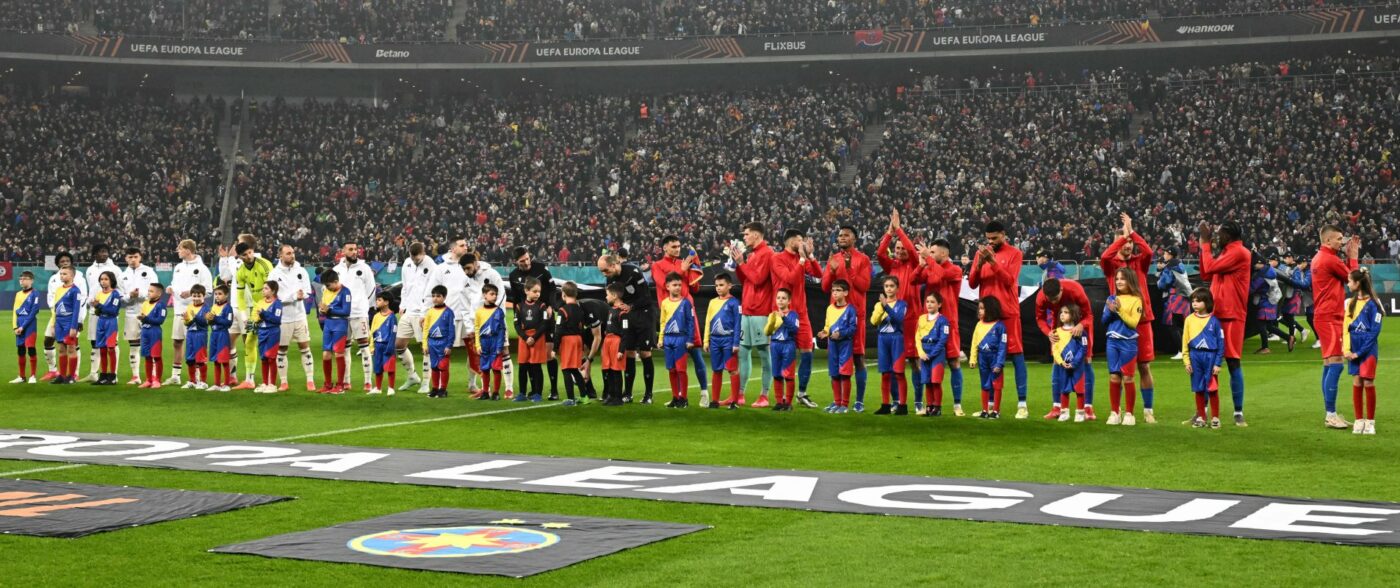 Fanii lui Manchester United au votat omul meciului cu FCSB. Ilie Dumitrescu poate fi mândru de el însuși