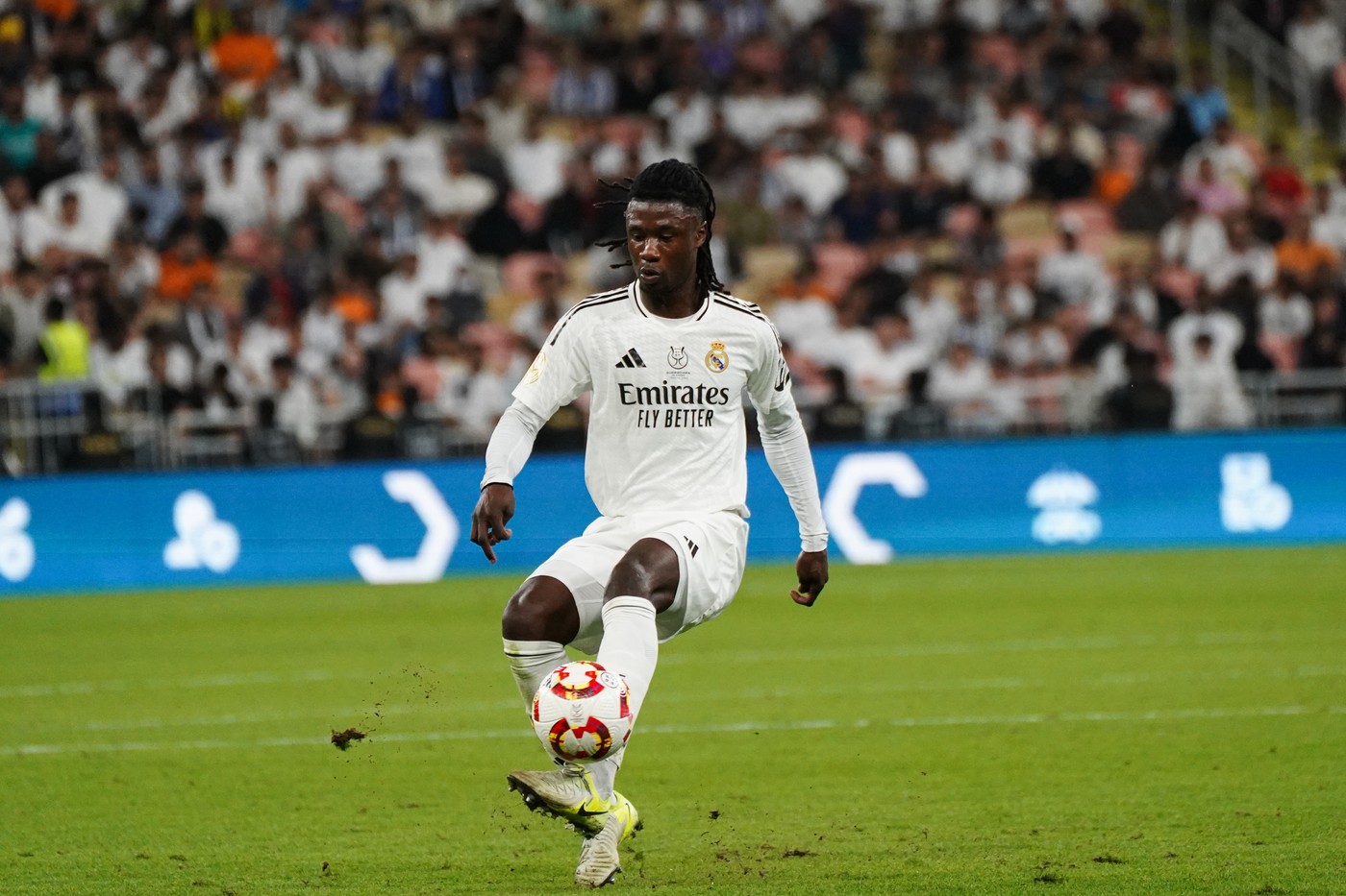 Fault grosolan! Gafă uriașă a lui Camavinga, care face un penalty de amator în finala Real Madrid – FC Barcelona