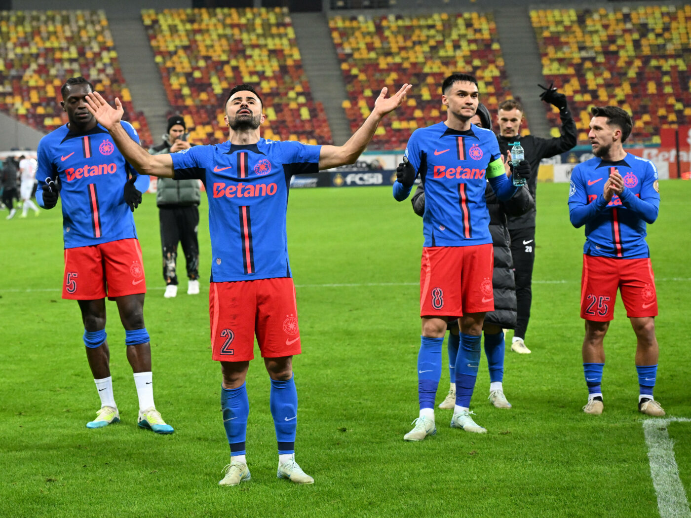 Fotbalistul de la FCSB, declarație curioasă înaintea meciului cu englezii: „Visezi să joci la Manchester United sau împotriva ei!”. Cine poate fi surpriza serii pentru campioana României