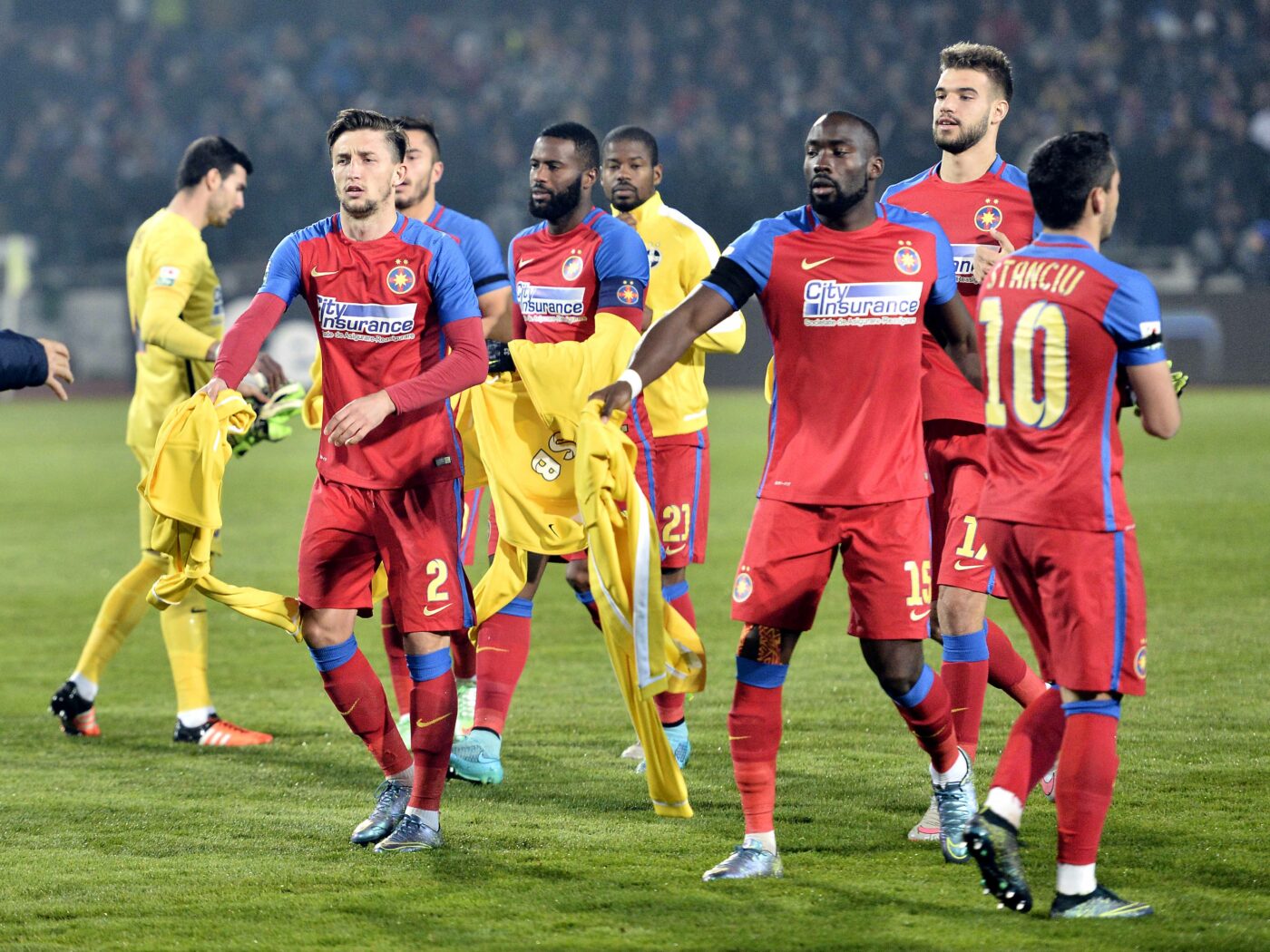 Gigi Becali l-a făcut derbedeu și l-a dat afară, deși atacantul i-a adus unul dintre cele mai controversate titluri din istoria FCSB. „Nu mai vorbesc cu el”