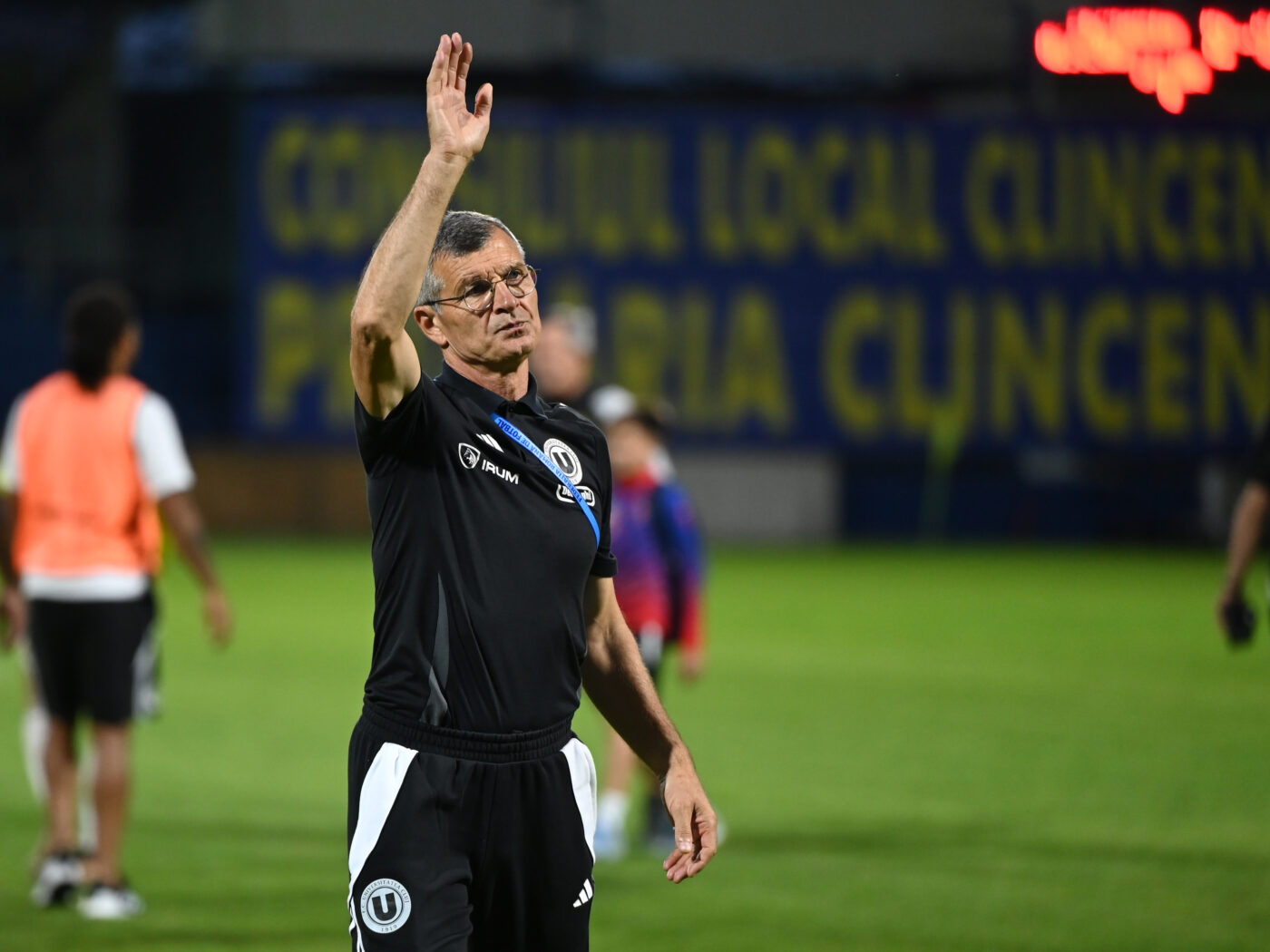 Interviu eveniment, Neluțu Sabău 300. „Dacă ar fi să nu mai fac această meserie, de asta n-aș mai face-o”. Despre emoții, satisfacții și dezamăgiri, cu antrenorului liderului. SPECIAL