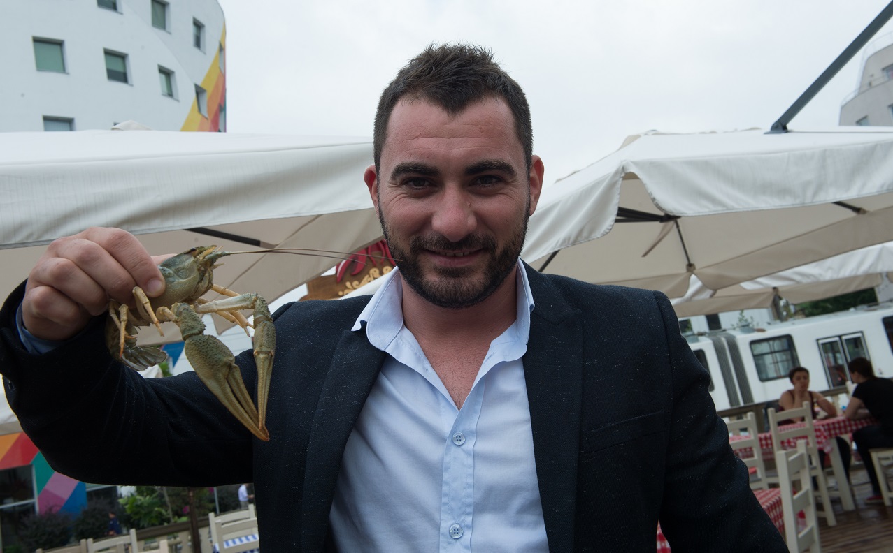 Milionarul lăudat de Mitică Dragomir că e peste Gigi Becali ca PR s-a înfuriat. Pescobar l-a distrus pe Florin Cernat pentru ce a făcut în restaurantul din Galați cu franciza antreprenorului