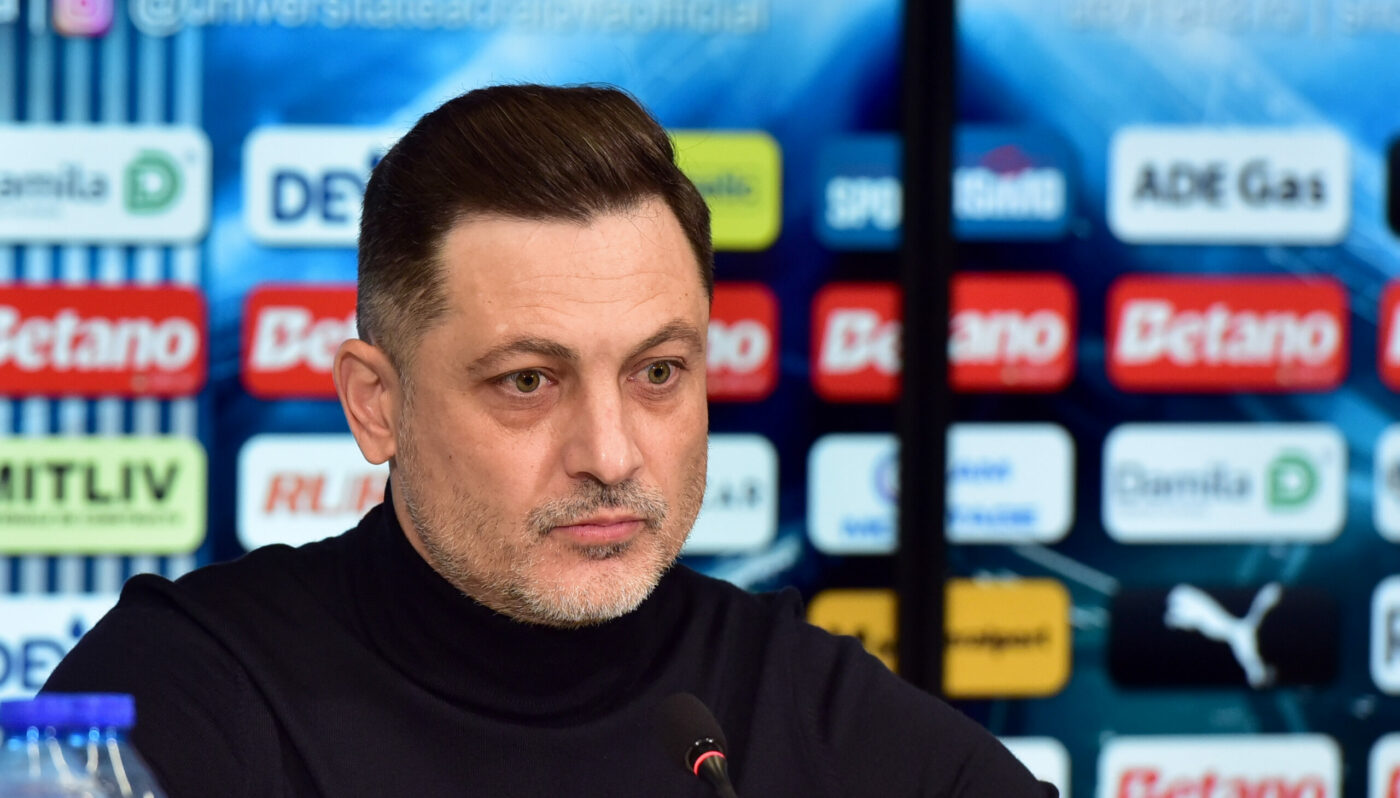 Mirel Rădoi a aflat de decesul lui Dinu Gheorghe în timpul conferinţei de prezentare la Universitatea Craiova: „Mi s-a făcut pielea de găină!”