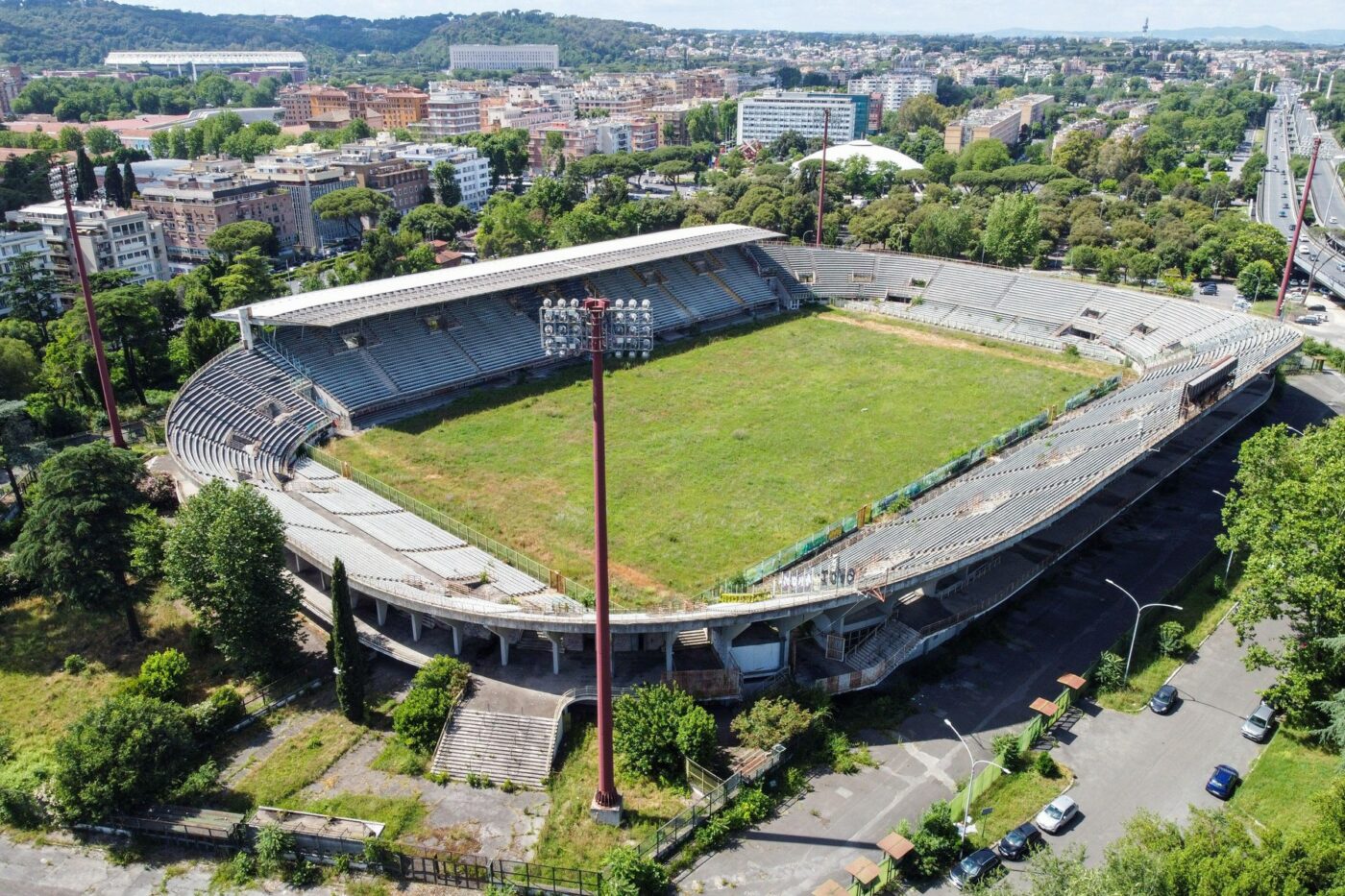 Misterul stadionului abandonat din capitala țării. Primarul a aprobat proiectul de 393.000.000 de euro pentru arena de 30.000 de locuri