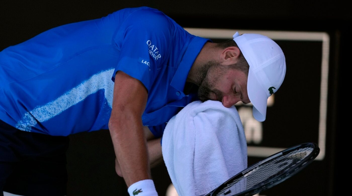 Novak Dkokovic i-a dat o lecție lui John McEnroe. Americanul credea că sârbul joacă teatru când s-a accidentat