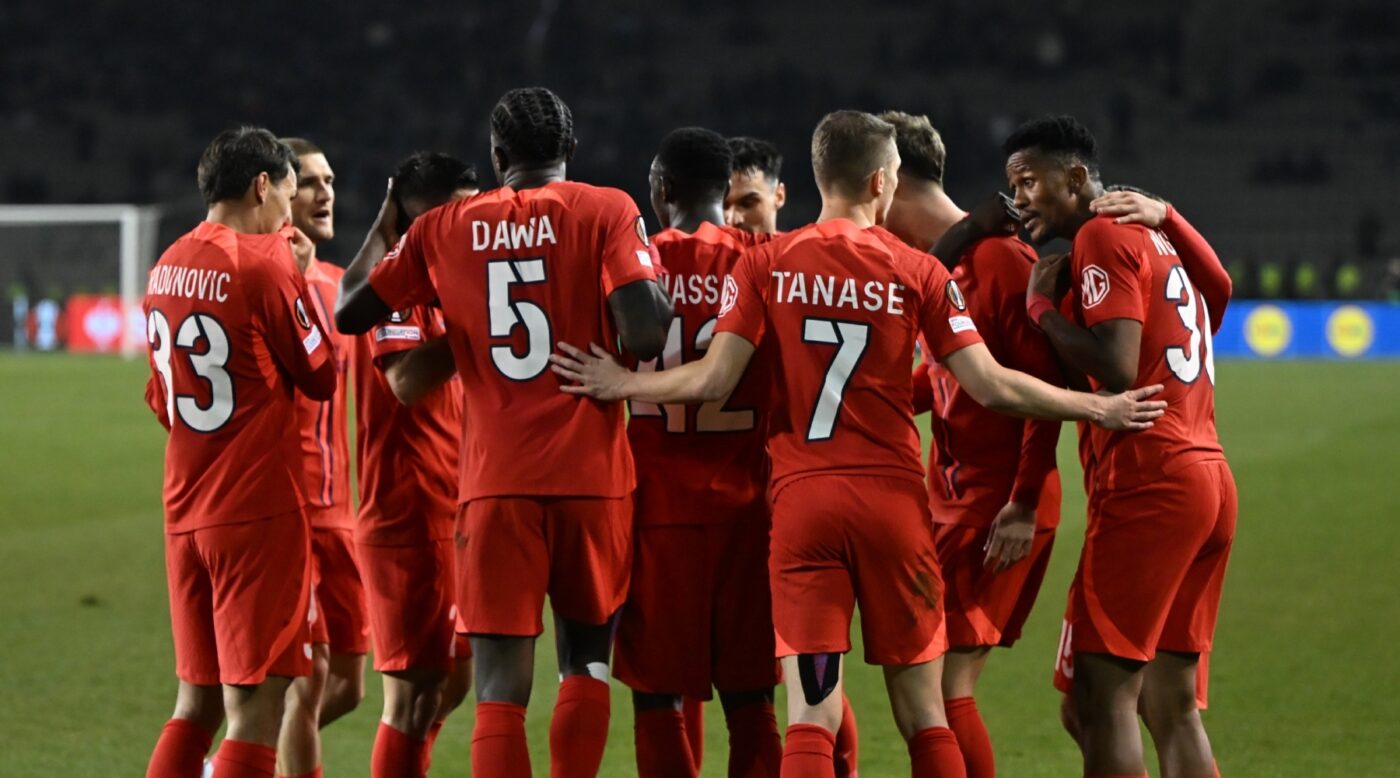 Nu e glumă! Cu cât se vinde „la negru” un bilet la FCSB – Manchester United