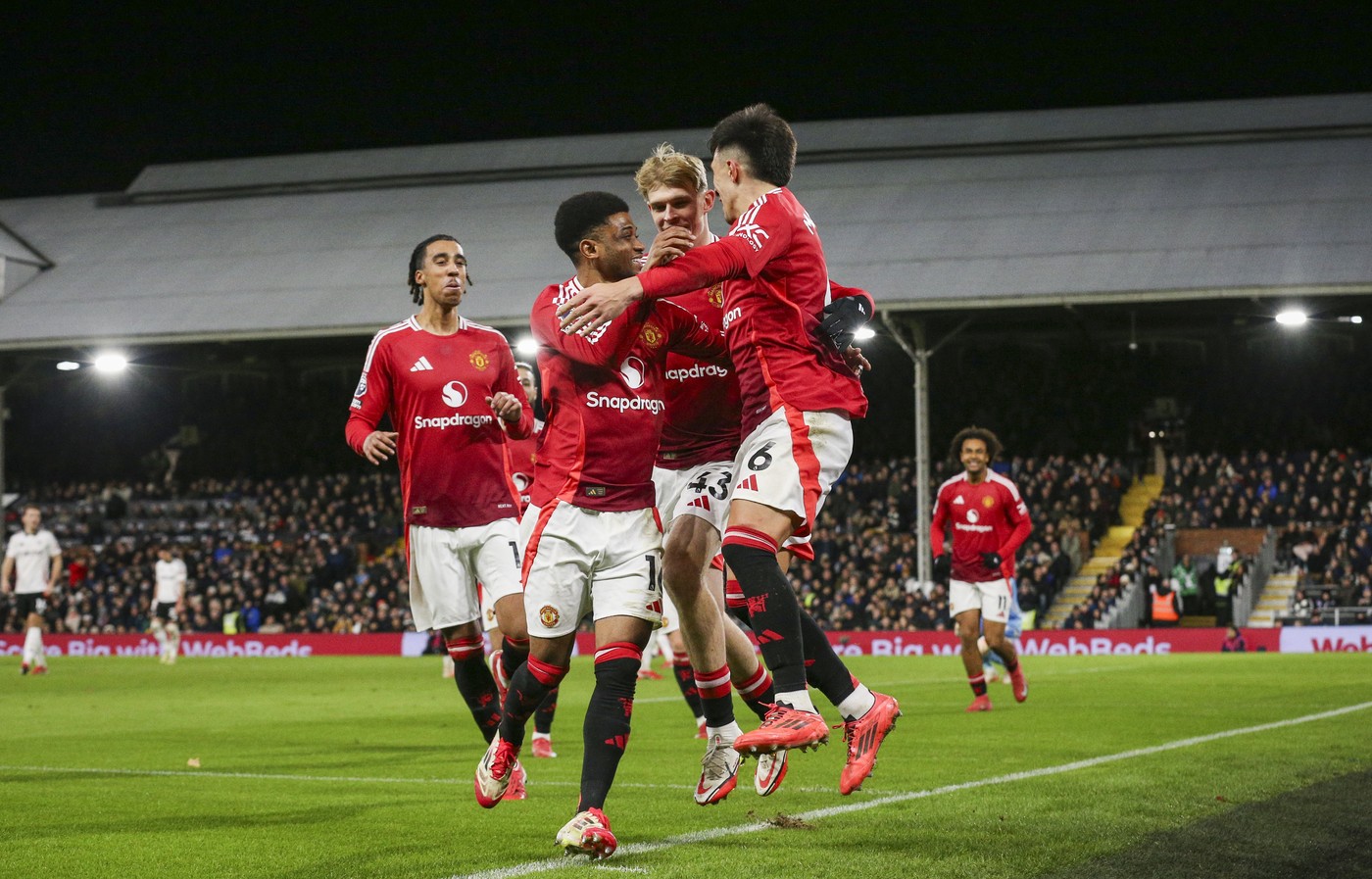 Nu sunt chiar un „balaur”! FCSB, gata de un rezultat istoric în fața gigantului Manchester United în Europa League! Cum a arătat meciul cu Fulham și ce îi așteaptă pe roș-albaștri pe Arena Națională. Statistica la care trebuie să fie atenți Charalambous și Pintilii. SPECIAL