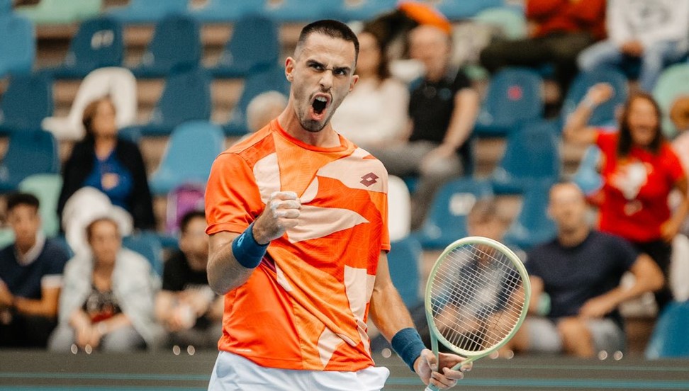 Povestea lui Cezar Crețu, jucătorul român de tenis care ne-ar putea aduce aproape de barajul pentru Grupa Mondială! „Am pierdut si de supărare mi-a curs sânge din nas”. SPECIAL